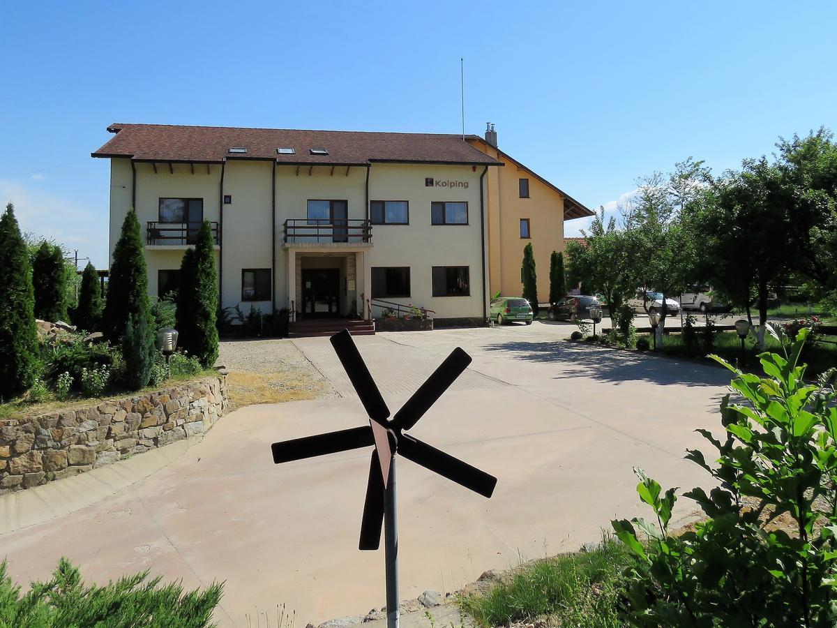 Kolpinghaus Bed and Breakfast Caransebeş Buitenkant foto